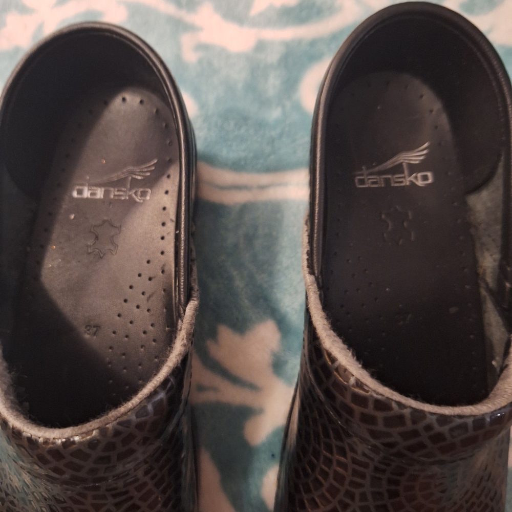 Black And Silver Patterned Clogs - image 2